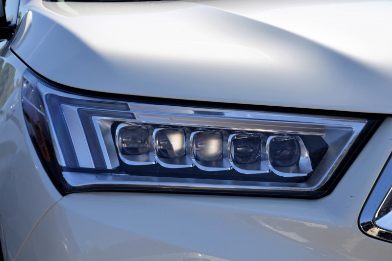 moto-RAMATUELLE-min_acura-headlamp-2834131